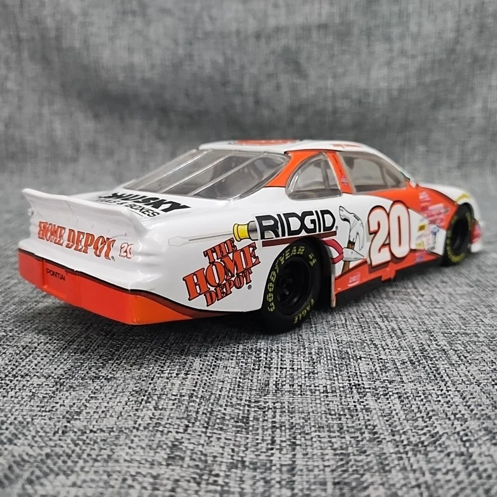 1:24 Action Diecast 1999 Nascar #20 Tony Stewart Home Depot Habitat Set of 2